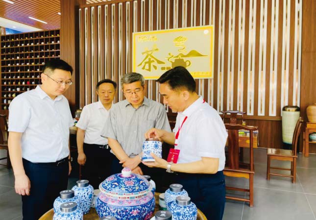 农业农村部政策与改革司司长江文胜，竹溪县委书记 许庆一等领导莅临公司调研